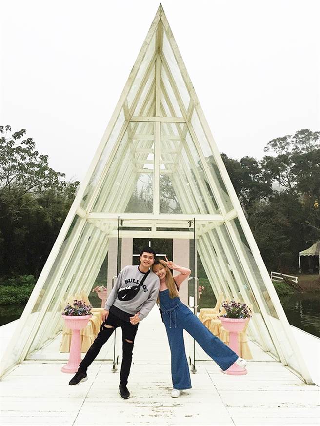 戴嘉峻加入永庆房屋后，兼顾生活与工作，时常和女友到处旅行、享受人生。