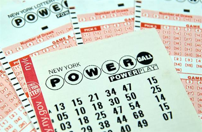 女子买彩劵中了3千多万头奖，兑奖时才知彩劵是假的。（示意图／中时资料照）