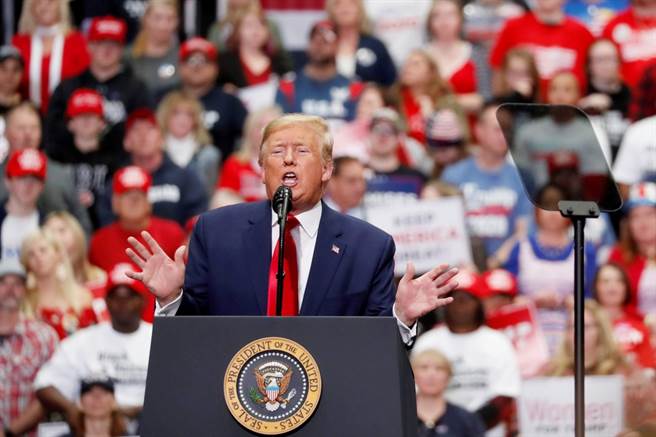 這恐怕能視為川普連任警訊，路透社的民調指出，川普上任以來，現在是共和黨支持者對未來最悲觀的時候，40年共和黨鐵粉表示對川普感到厭惡，另外將近4成支持者相信美國走錯道路。（資料照／路透社）