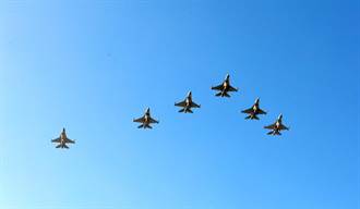 「日環食」下午登場 空軍嘉義F-16戰機大雁隊形迎接