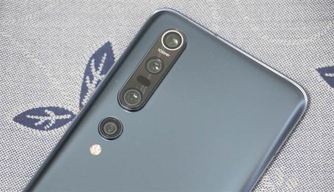 小米10 Pro。(黄慧雯摄)