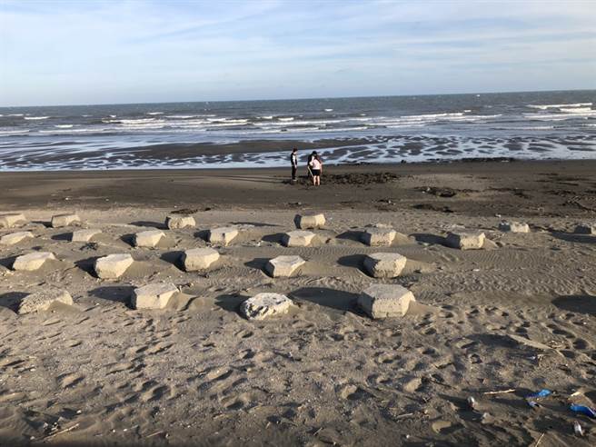 女婴遭弃尸沙滩(图/杨梅警方提供)