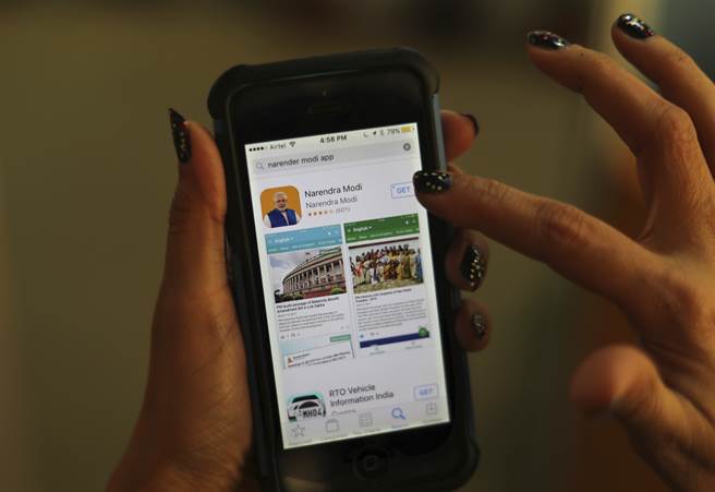 大陆智慧手机在印度有76%市占率，网路平台与新创企业也到处都是陆资的影子，这种产业状况要谈抵制陆货相当困难。（图／美联社）