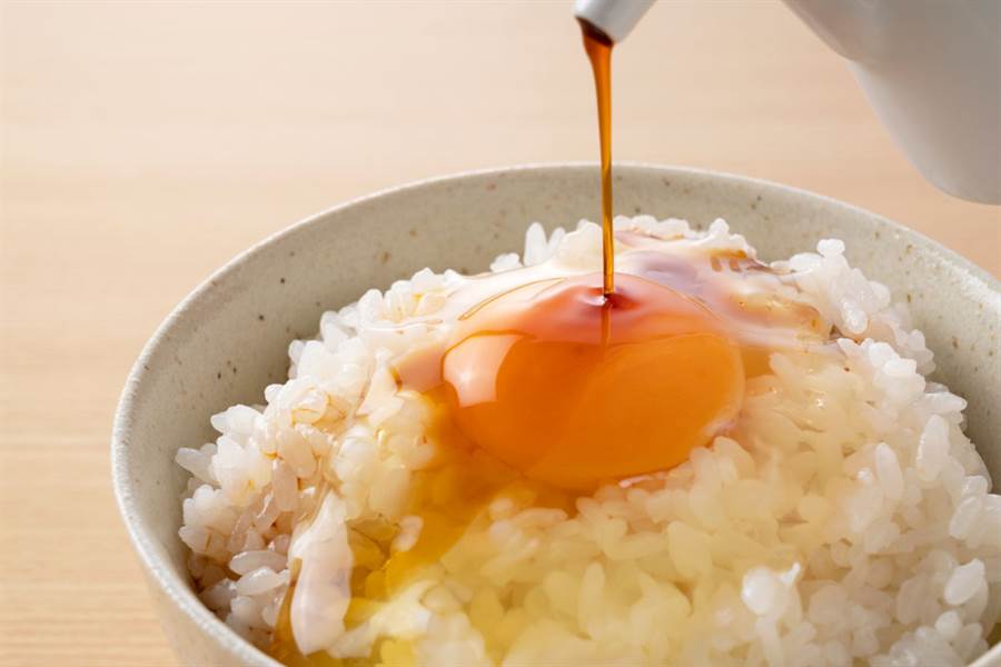 為何日本人愛吃生雞蛋拌飯？老饕點出銷魂關鍵（圖／達志影像）