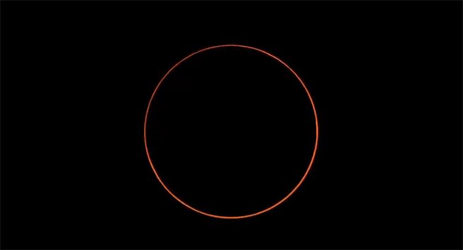下午4時13分10秒「環食終」，月面開始從日面移出，環食現象結束。(圖擷自氣象局直播畫面)



