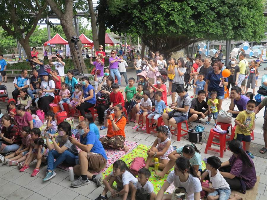 弘毓基金會21日舉辦社區多元宣導活動,吸引許多民眾共襄盛舉。(弘毓基金會提供/陳淑娥台中傳真)