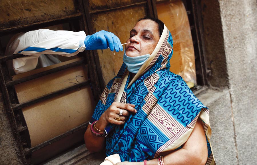 印度感染新冠肺炎人數已逾42萬人，為僅次美國、巴西與俄羅斯的全球第四大重災區。圖／路透