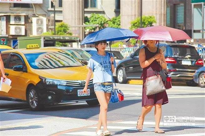 æé«æº«çç±æ°£è±¡å±ï¼é3å°åå¨å°å±±åææé¡¯åå¾é·é£é¨