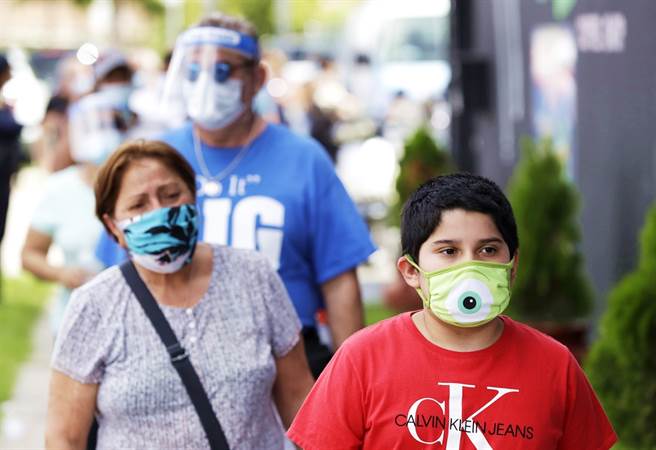 美国疾病管制暨预防中心（CDC）已将流鼻水、腹泻、噁心等3种情形，列入新冠肺炎典型症状。（图／美联社）