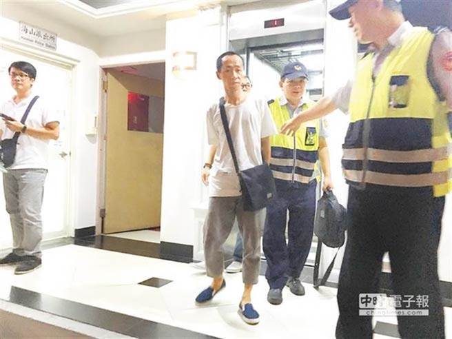 管钟演之子管穆池抢民宅判刑8年半