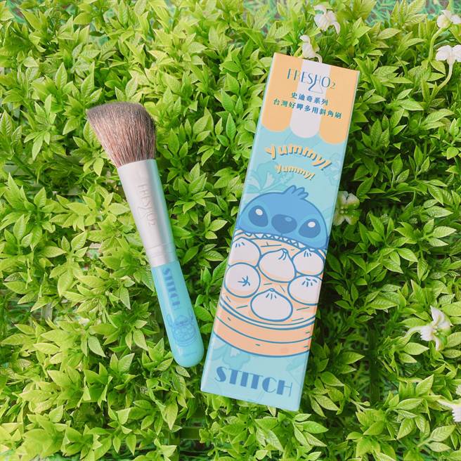 台湾好呷多用斜角刷毛量丰厚类马毛，斜角刷毛设计、轻松沾取且不结块。（图／邱映慈摄影）
