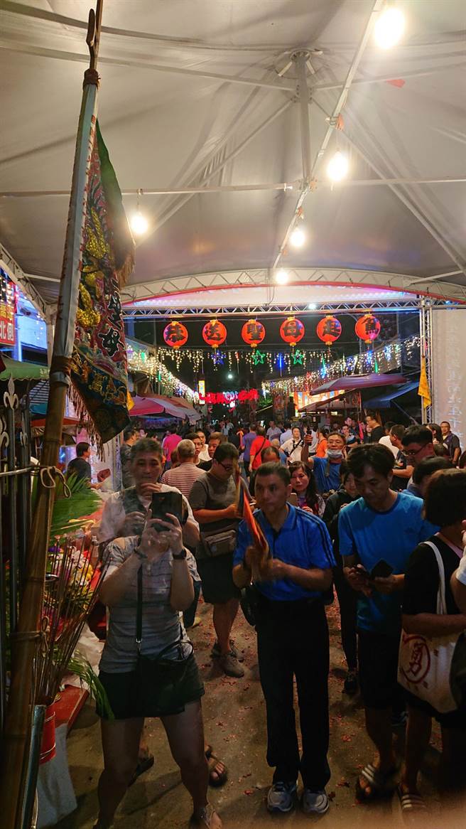 白沙屯媽祖進香，7月1日深夜11點20分放頭旗，為活動揭開序幕。（白沙屯媽祖婆網站提供／巫靜婷苗栗傳真）