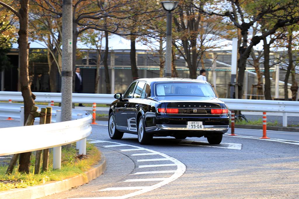匯集日本傳統工藝與美意識的巔峰，Toyota Century 5.0 V8 Hybrid 日本試駕