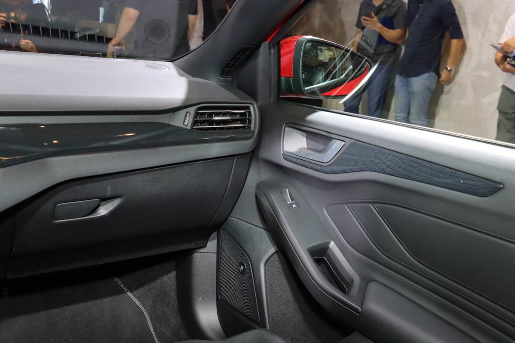 預接單價 142.8 萬，高性能中型旅行車 Ford Focus ST Wagon 率先來台預賞、9月正式發售！