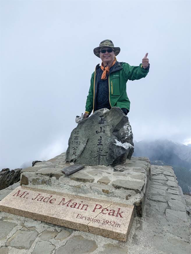 热爱挑战的谢坤志，以房仲为终身事业，曾开玩笑地说，「在台中不加盟永庆加盟三品牌旗下，很容易倒！」