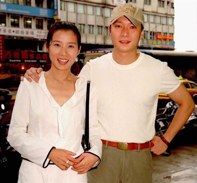 岳翎 岳翎分手謝祖武陷情傷為愛遠走加拿大息影15年 简明教程