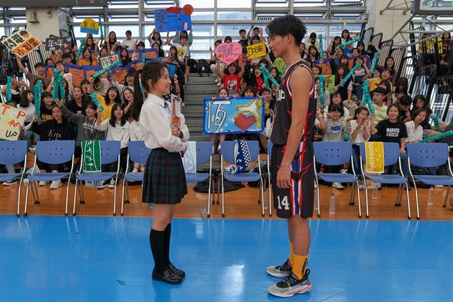 myVideo独家播出的《违反校规的跳投》由《红衣小女孩2》吴念轩(右)、「北一女神」蔡瑞雪等新生代演员领衔主演。（台湾大哥大提供／黄慧雯台北传真）