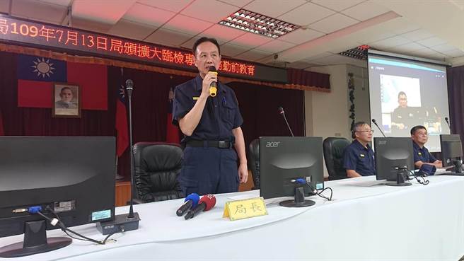 台南市警察局長周幼偉面對拔官，強調心情坦然，問心無愧，但尊重上級指示。（程炳璋攝）