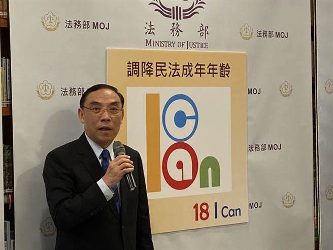 法务部长蔡清祥对鉳检刘承武检察官被诈骗集团利用，表示检察官在外应谨言慎行。（张孝义摄）