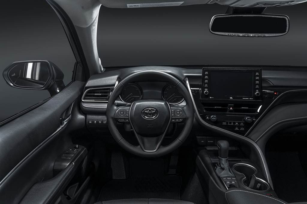 新增 TSS+ 2.5、懸浮式 DA 螢幕主機，2021 Toyota Camry 小改款亮相！