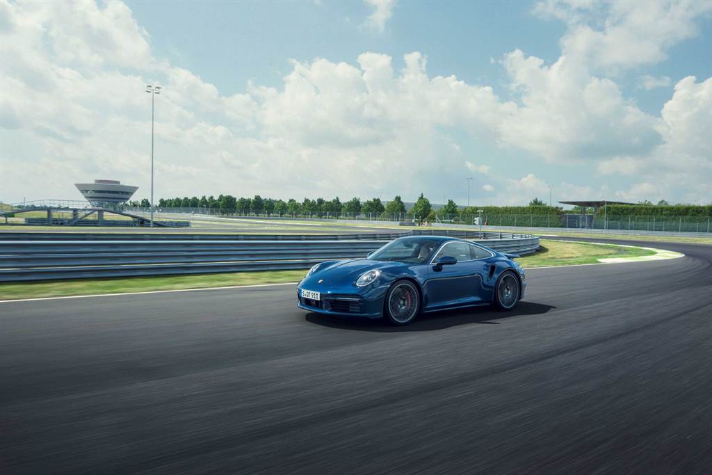 45年以來的高性能跑車標竿：Porsche 911 Turbo 以 970 萬在台開始接單
