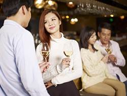 單身者小心!男子砸萬元和女生聯誼 對象良心不安坦承「來打工的」