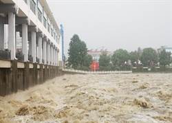 三峽將迎來新一輪洪水！陸專家形容：目前長江支流「水已淹到了頸」
