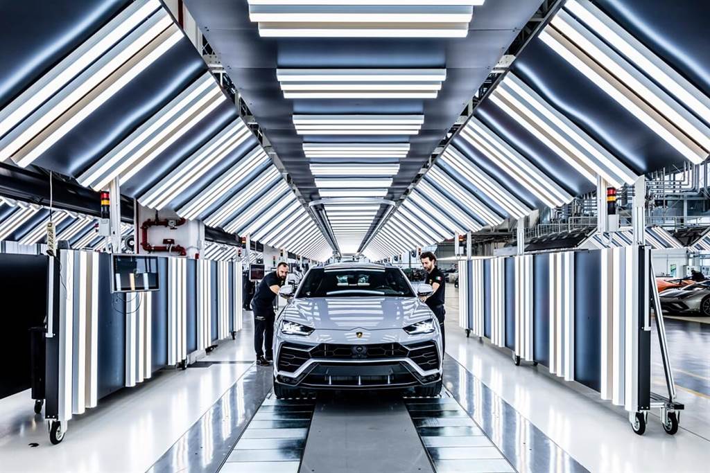 Lamborghini慶祝第一萬台Urus誕生！