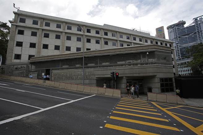 胡錫進認為，報復美方要讓它覺得痛，就得對港澳總領館下手，即使不關閉它，把它的人數砍掉一大半，也會讓華盛頓疼得不得了。圖為美國駐香港的港澳總領事館。（圖／美聯社）