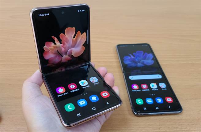三星Galaxy Z Flip 5G。（黄慧雯摄）
