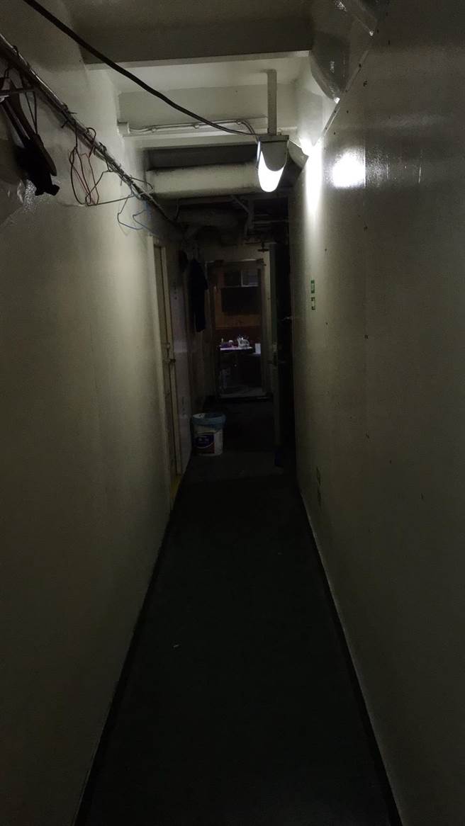 北斗星號接上電力，寢室、走廊、廚房及廁所均恢復照明。（民眾提供／王文吉台中傳真）