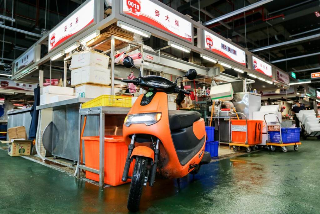 台北環南中繼市場轉型再出發 eMOVING iE PICKUP成為當地攤販首選車款