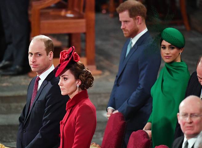 梅根与夫婿哈利王子的自传式新书爆料，兄嫂威廉和凯特没有全心接纳，对梅根的态度并不友善，图为4人今年3月在伦敦西敏寺（Westminster Abbey）出席王室年度盛事国协日（Commonwealth Day）庆典的资料照。（达志图库/TGP）