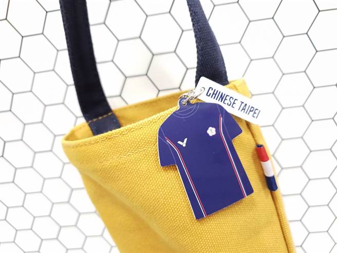 中华队团服造型一卡通相当可爱，民眾想收藏可要记得7月29日上午11点起到7-11超商ibon机台预购。（中华奥会提供）