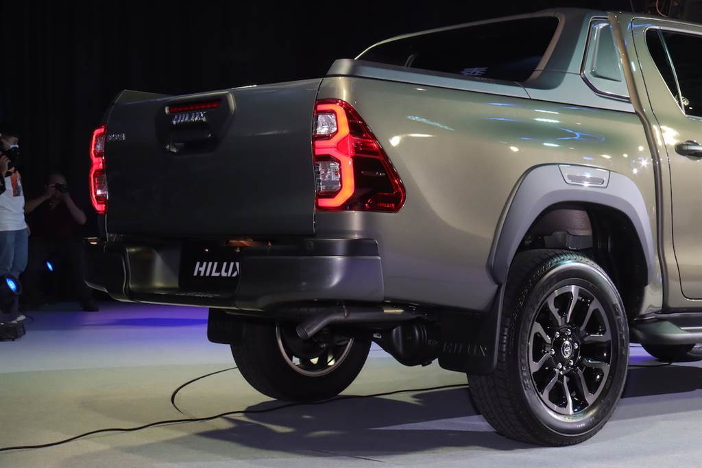 售價 145 萬單一規格，Toyota Hilux 二度小改款全面升級在台發表

