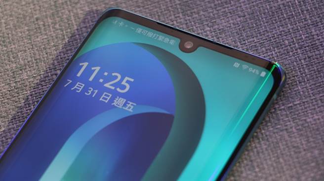 LG VELVET机身照(7)。(黄慧雯摄)