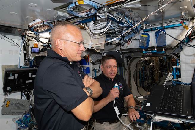 太空人赫利（Doug Hurley）和貝肯（Bob Behnken）。(圖/NASA)