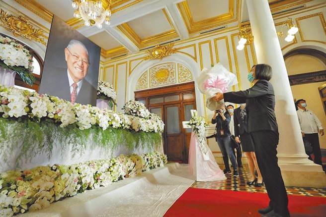 蔡英文總統日前到台北賓館追思故前總統李登輝。（總統府提供）