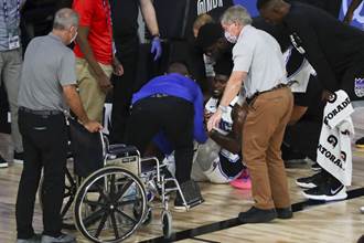 NBA》驚悚畫面重現 魔術小將坐輪椅離場