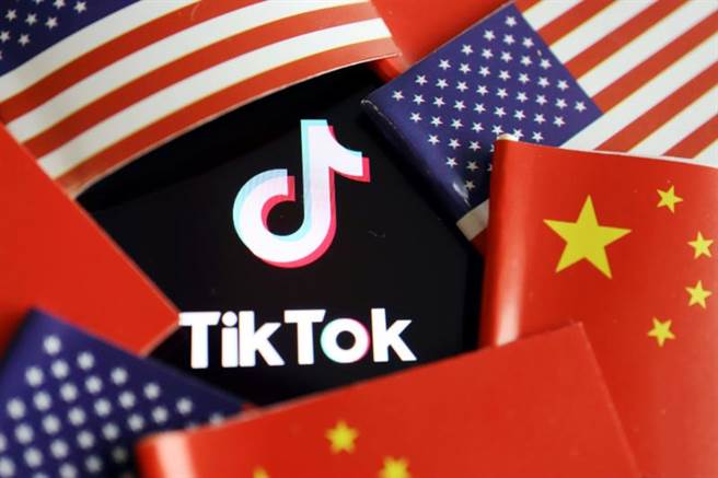自美国政府上月放出封禁TikTok的风声以来，用户间就在流传1套理论：这或许与中国无关，而是川普在塔尔萨造势大会上遭遇的尷尬事件，这件事让川普「感情受到了伤害」，所以才想禁用抖音。(路透)