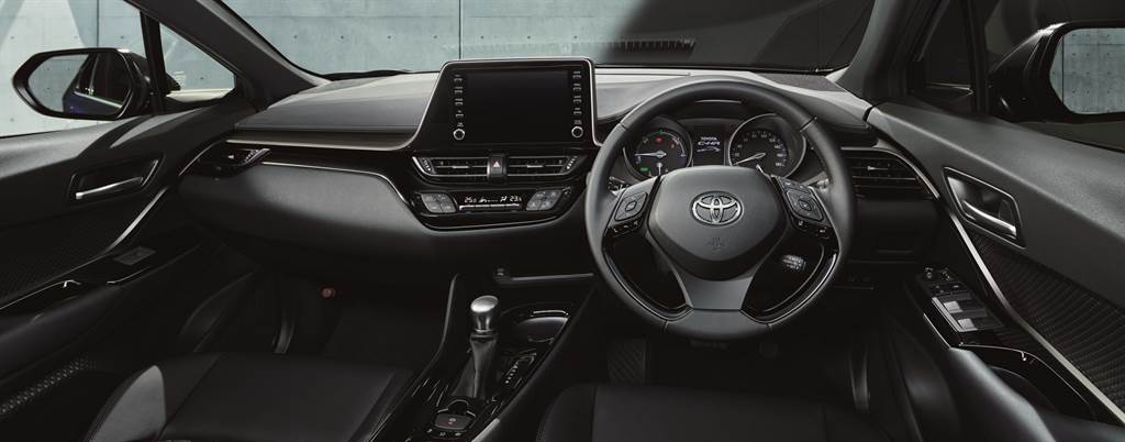 Toyota C-HR 新年式樣導入日本豐田初「緊急轉向閃避輔助功能」、GR SPORT 導入 CVT 式樣！