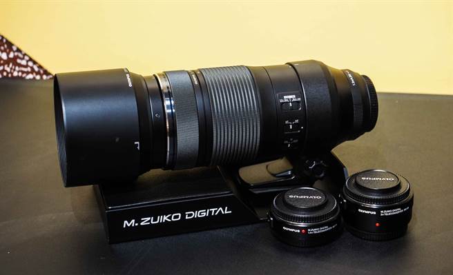 OLYMPUS推出M. Zuiko Digital ED 100-400mm F5.0-6.3 IS镜头。（OLYMPUS提供／黄慧雯台北传真）
