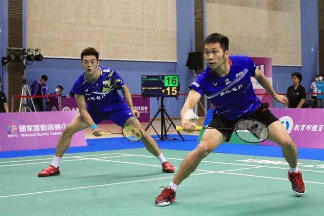 黄金男双李洋（右）、王齐麟（左）在YONEX泰国羽球公开赛首战告捷。（资料照，台东县政府提供／庄哲权台东传真）