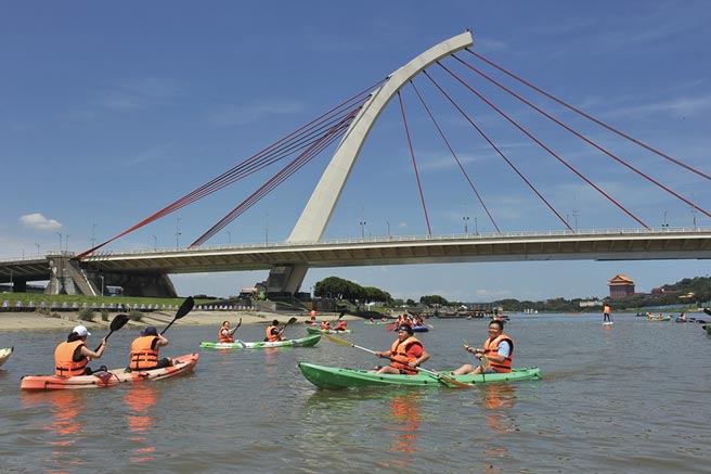 「瘋狂一夏玩水趣」臺北親水體驗活動，將持續至9月13日的每周六、日。圖／業者提供