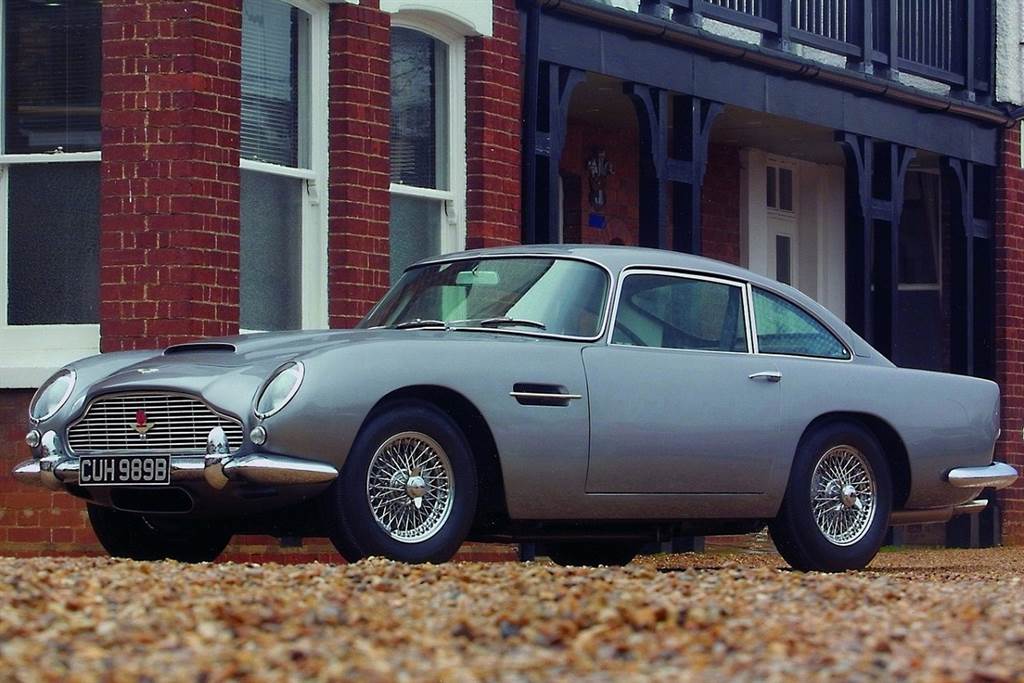 Aston Martin與Bowmore聯名推出單一麥芽蘇格蘭威士忌 以DB5活塞打造瓶身