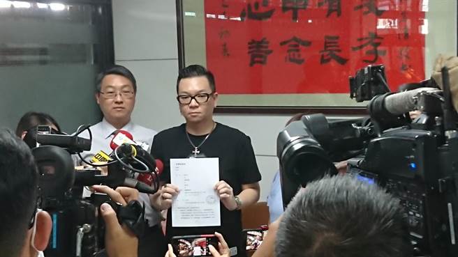 台中市議員張彥彤日前召開記者會指控盛唐中醫院長呂世明蓄意殺人。（資料照片）