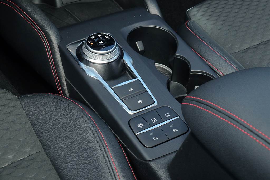 Ford Focus Sedan ST Line 9月上旬發表，標準運動型扭力樑外或將追加 SLA 多連桿設定？