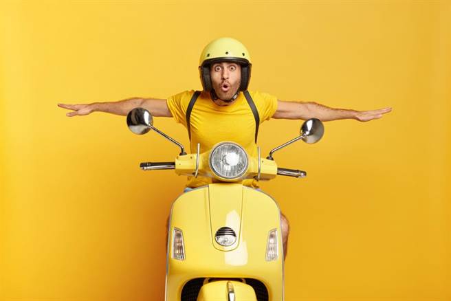 机车对某些人来说有「致命性吸引力」？又有网友贴出男子猥亵机车影片。（达志影像/shutterstock提供）