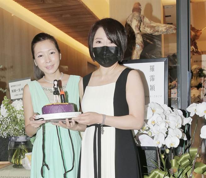 于美人、Makiyo端出翻糖蛋糕为罗霈颖过冥诞。（卢祎祺摄）