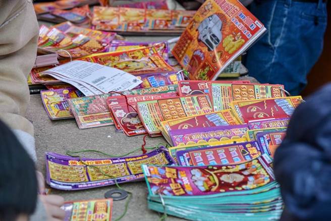 生肖属蛇、免之人今年最有大命钱，买乐透中奖机率高。(达志影像/shutterstock)